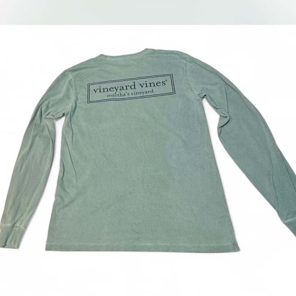 Vineyard Vines green long sleeve Tee